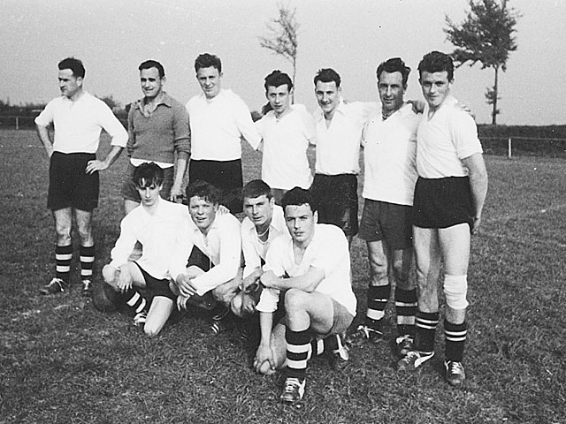 1961 - Pokal in Rocherath: 
Obere Reihe v.l.n.r.:

H. Fickers, B. Pip, C. Royen, F. Müller, K. Even, R. Schröder, H. Terren

Untere Reihe v.l.n.r.:

E. Debougnoux, H. Maraite, H. Reddmann, R. Remacle.